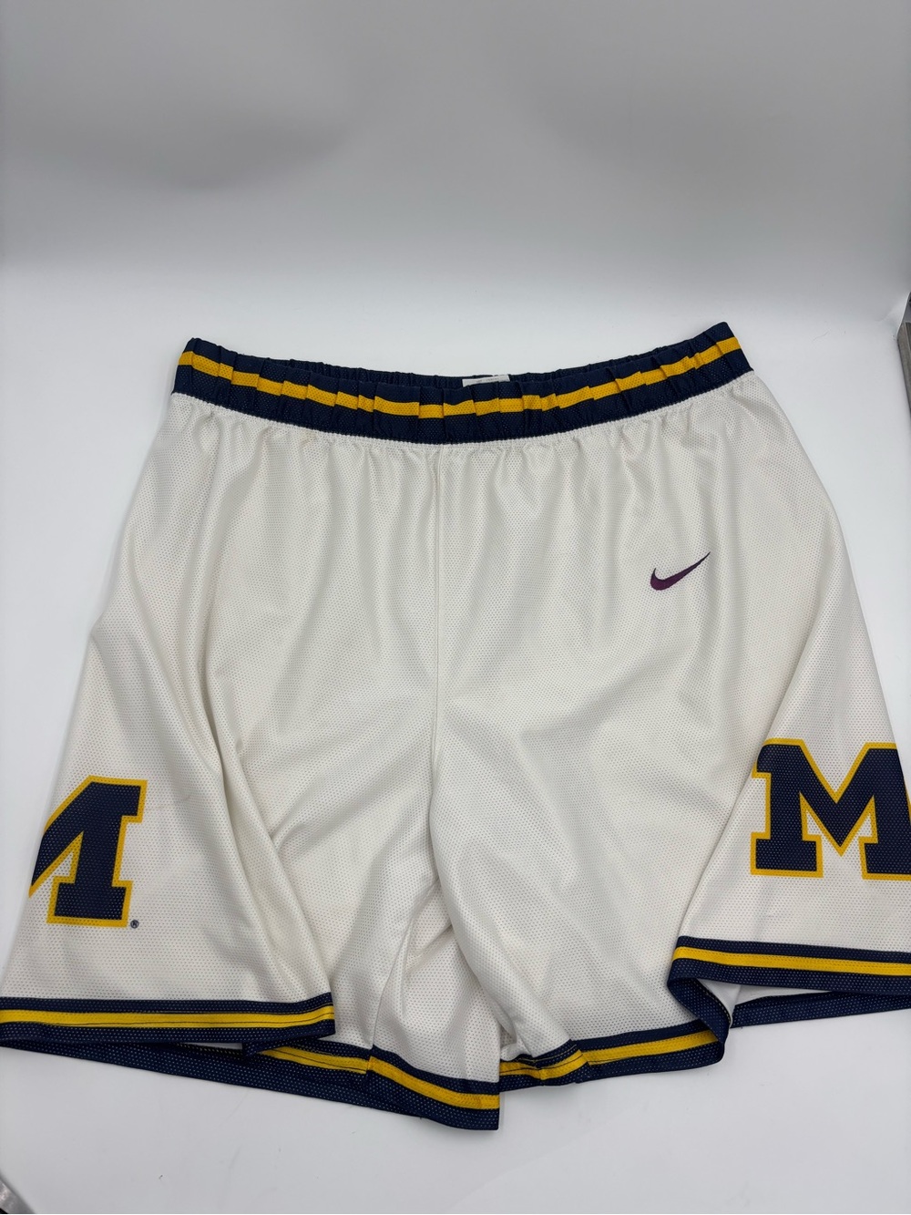 Vtg 90s Nike Michigan Wolverines Shorts Mens White Fab 5 college Basketball XXL!